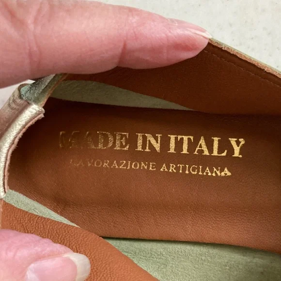 Elegant Mint Green Loafers with Gold Accents - Picture 2 of 7